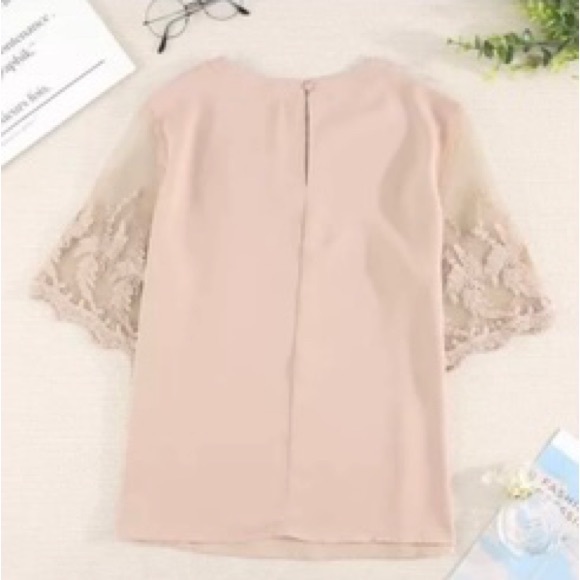 Tan top with lace short sleeves - Picture 2 of 2